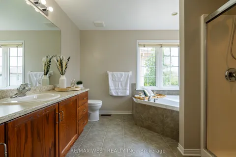 214 Castlegarth Crescent, Barrhaven, ON K2J 5N6