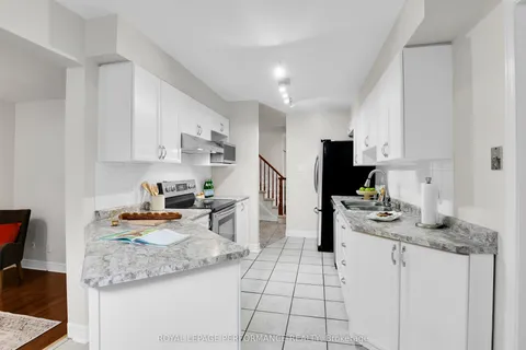 8 Masonbrook Street, ON K2J 4C4