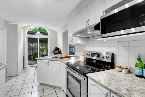 8 Masonbrook Street, ON K2J 4C4