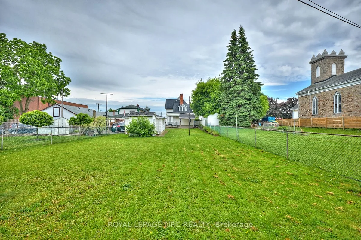 9 Pine Street, ON L2V 3L1