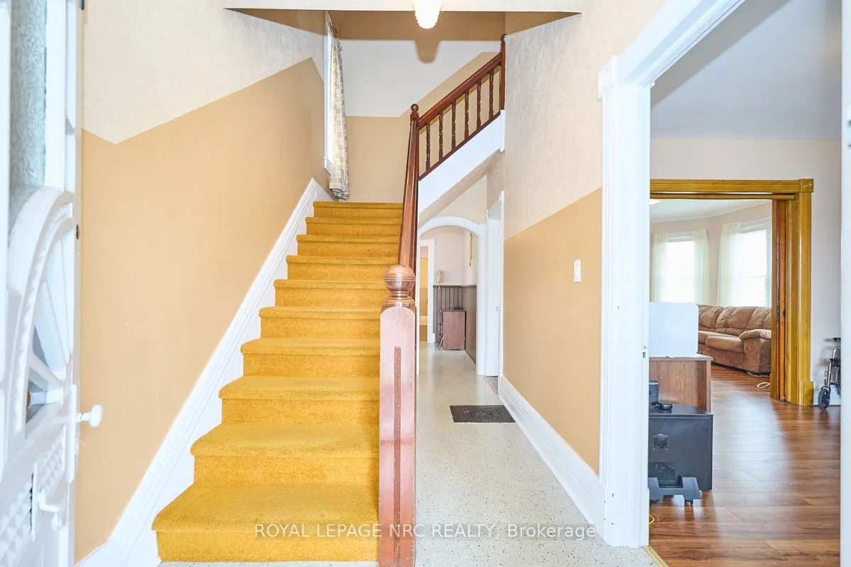 9 Pine Street, ON L2V 3L1