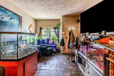 108 Niagara Falls Road, ON L2V 1H4