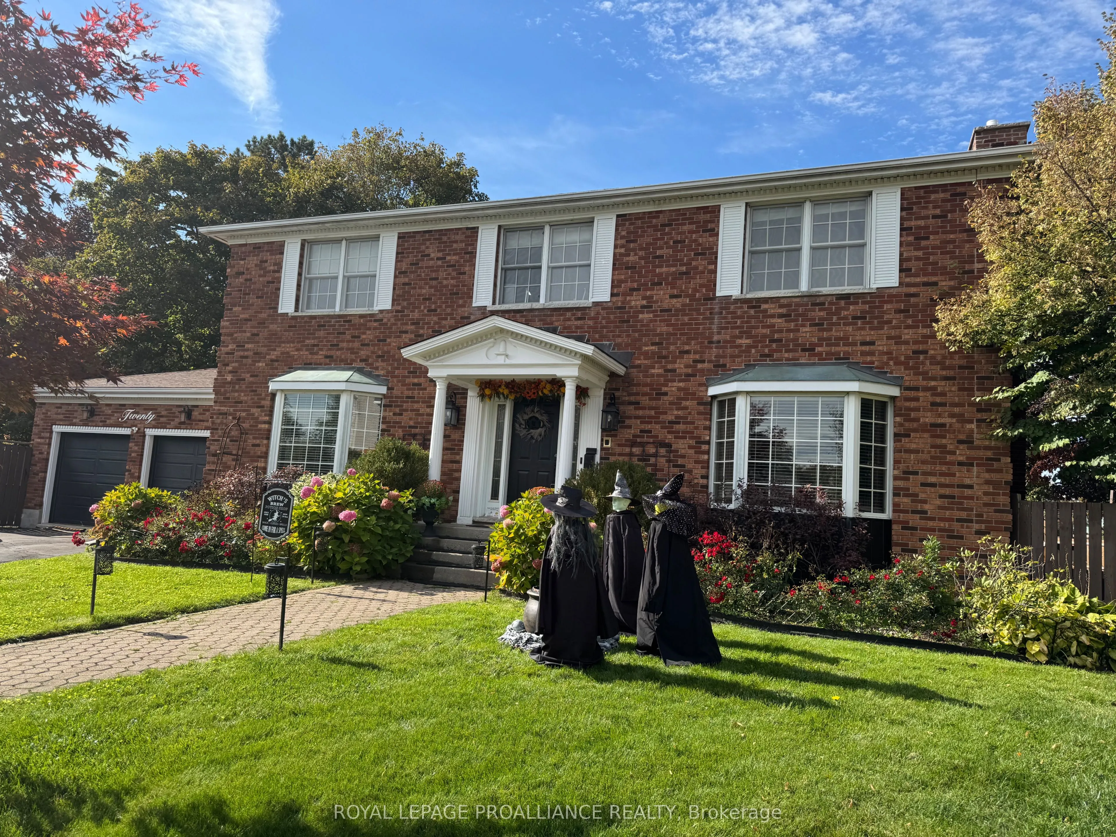 20 Hope Crescent, ON K8P 4S2