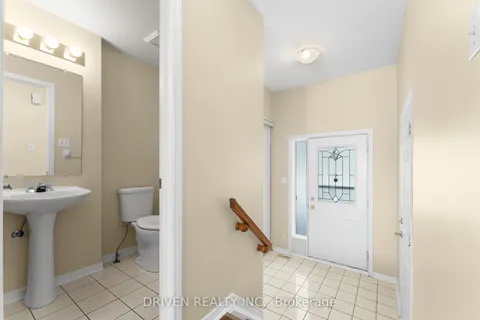 10 Piper Crescent, ON K2K 2S8