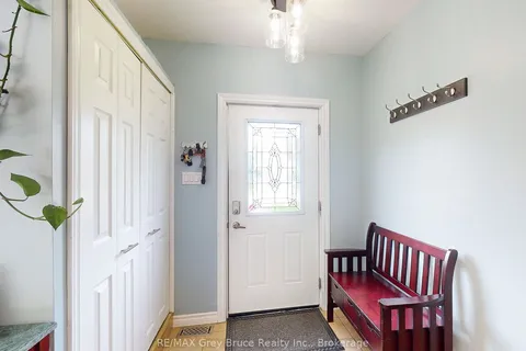 864 16th Street, ON N4K 6V5