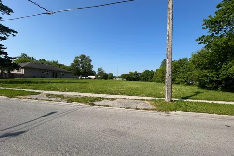 225 Greenwood Avenue, ON N6J 3G5