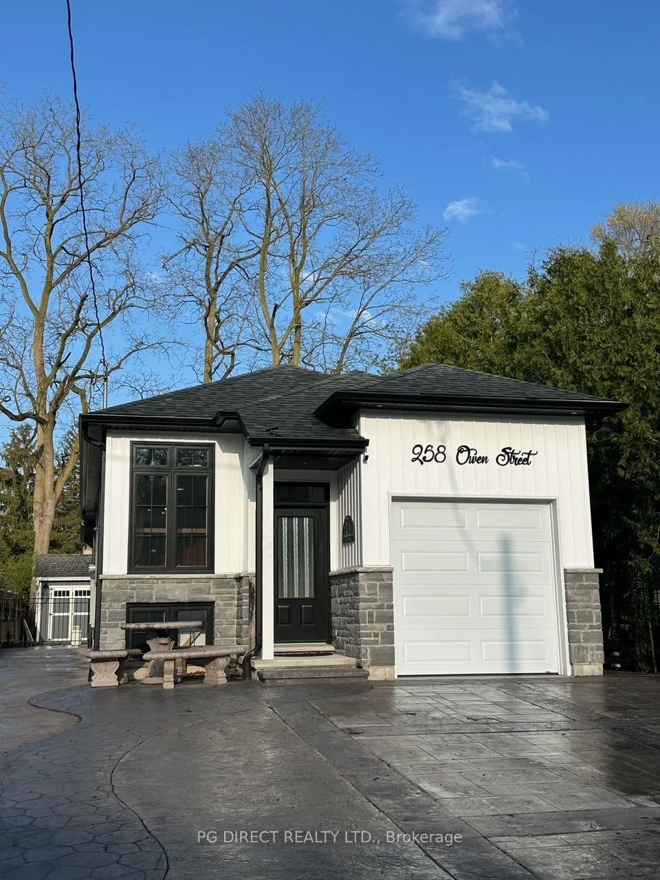 258 Owen Street, ON N3Y 2V2