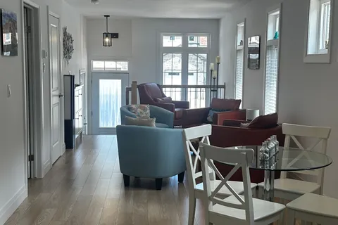 258 Owen Street, ON N3Y 2V2