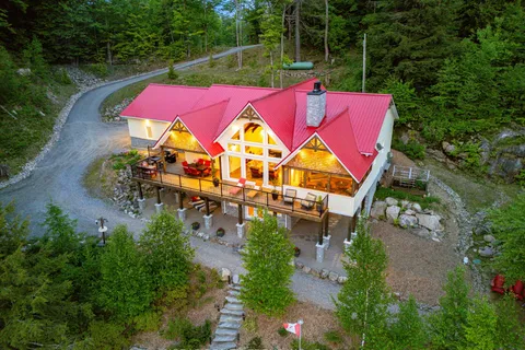 1523 Fish Hatchery Road, ON P0B 1M0