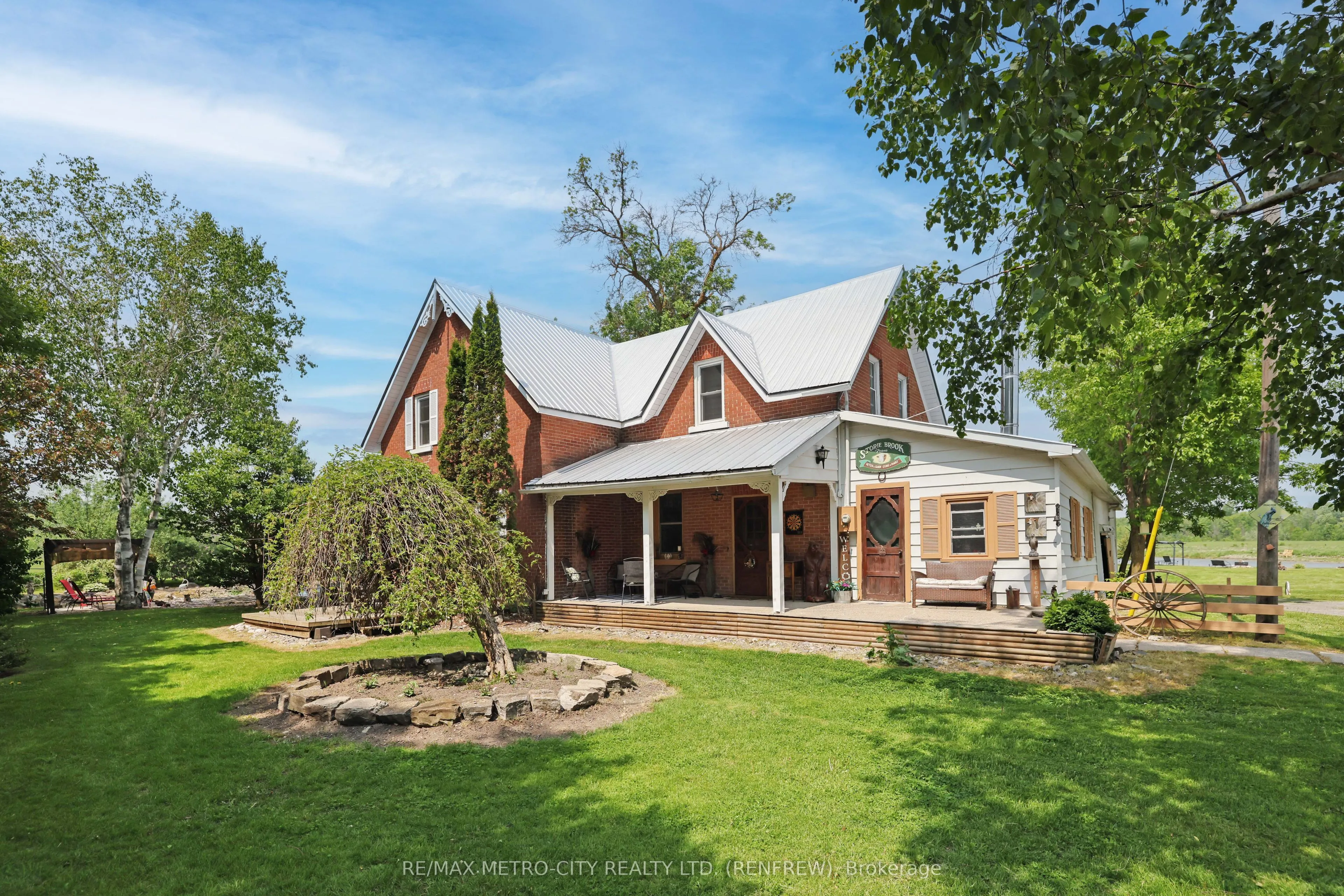 155 STORIE Road, ON K7V 3Z8