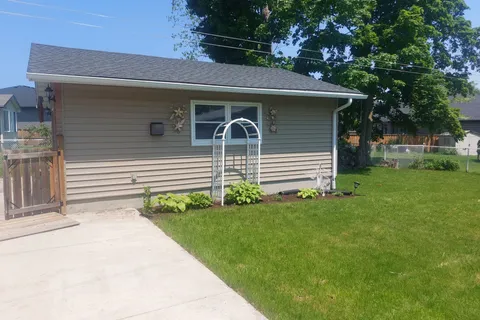 377 South Street, ON N7A 3M7