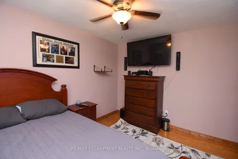 54 Chester Road, ON L8E 1Y2