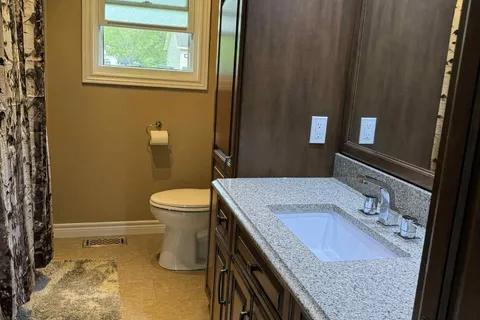 11191 Lakeshore Road, ON L3K 5V4