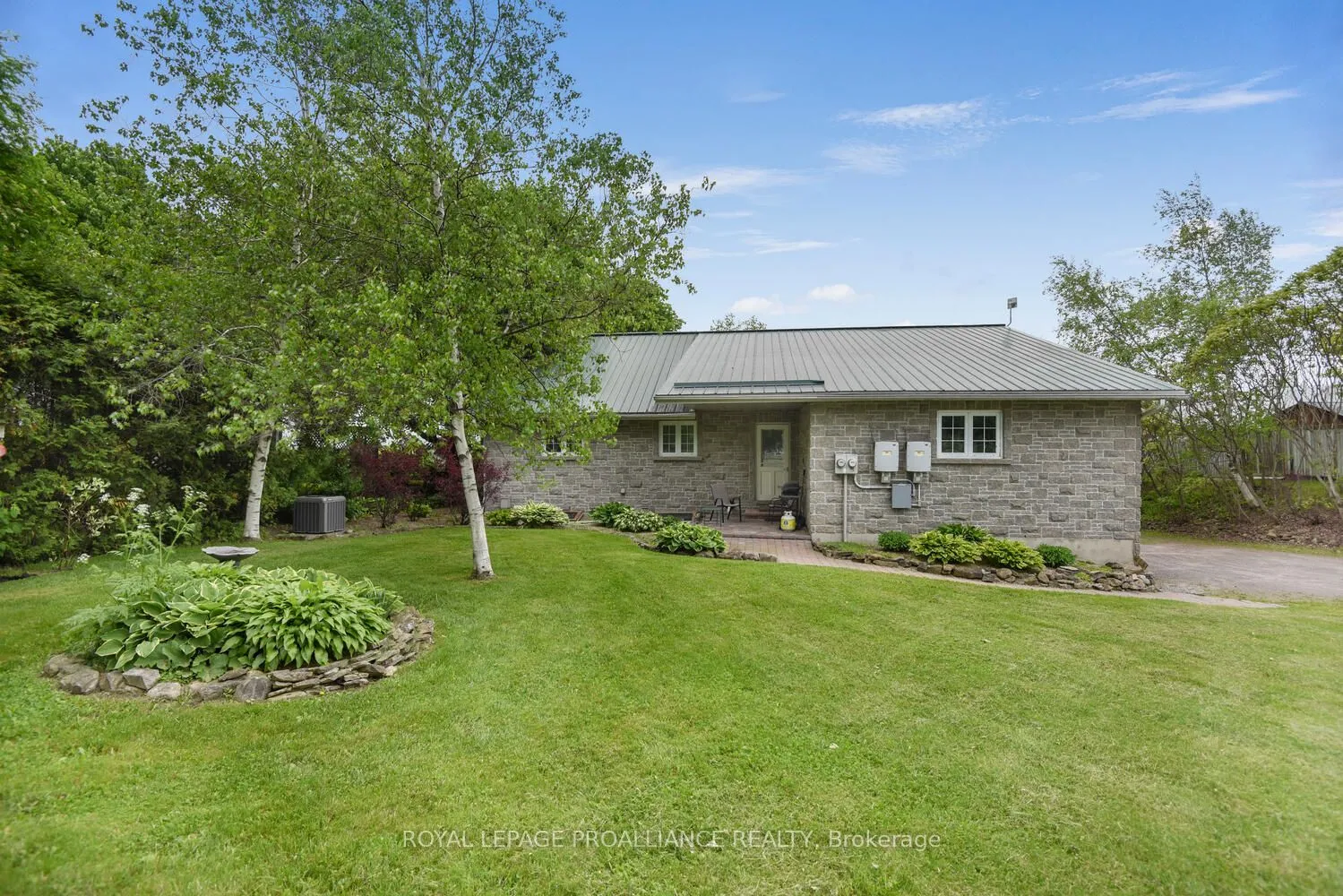 2111 COUNTY ROAD 2 Road, Edwardsburgh/Cardinal, ON K0E 1T1