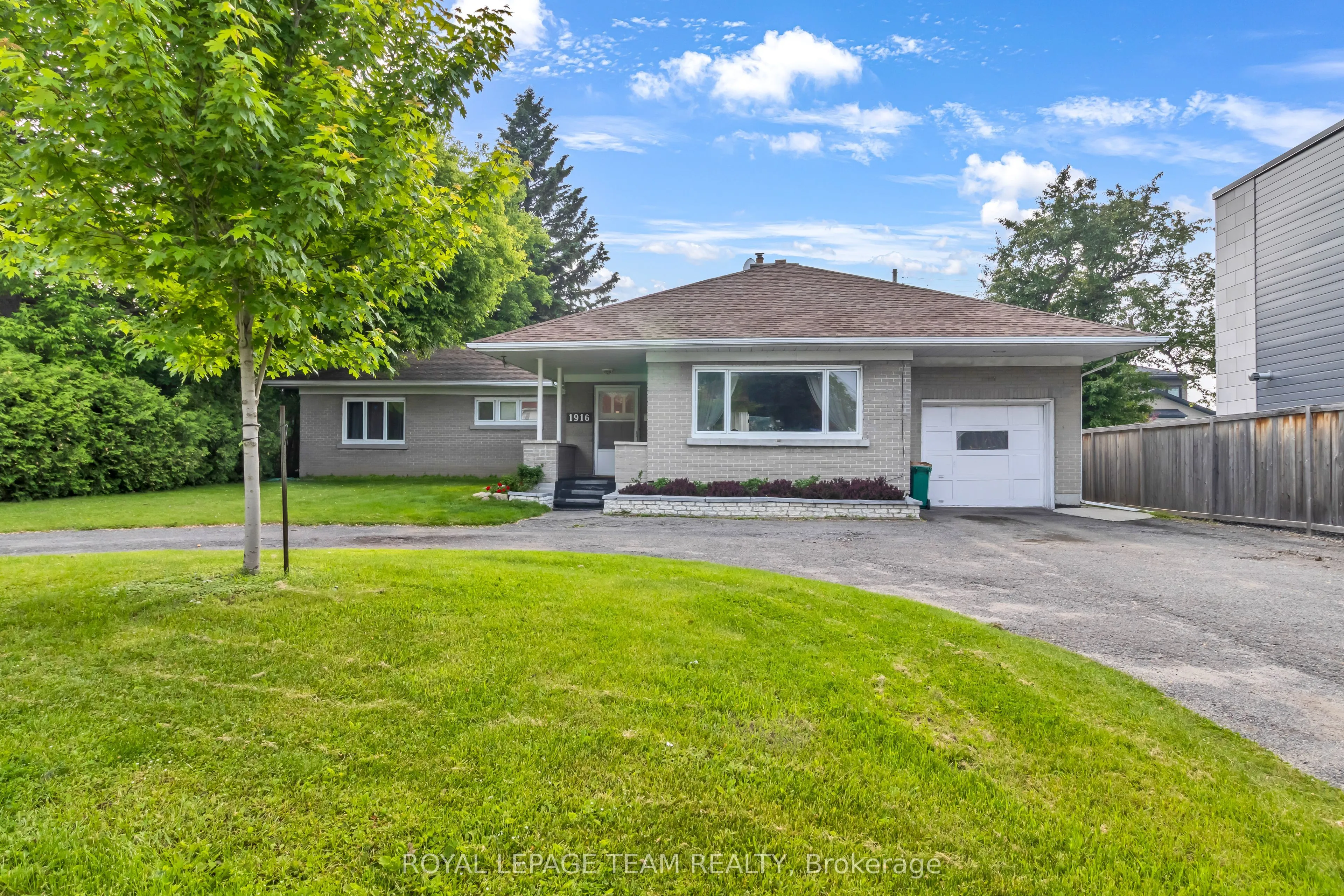 1916 Alta Vista Drive, Alta Vista and Area, ON K1H 7K6