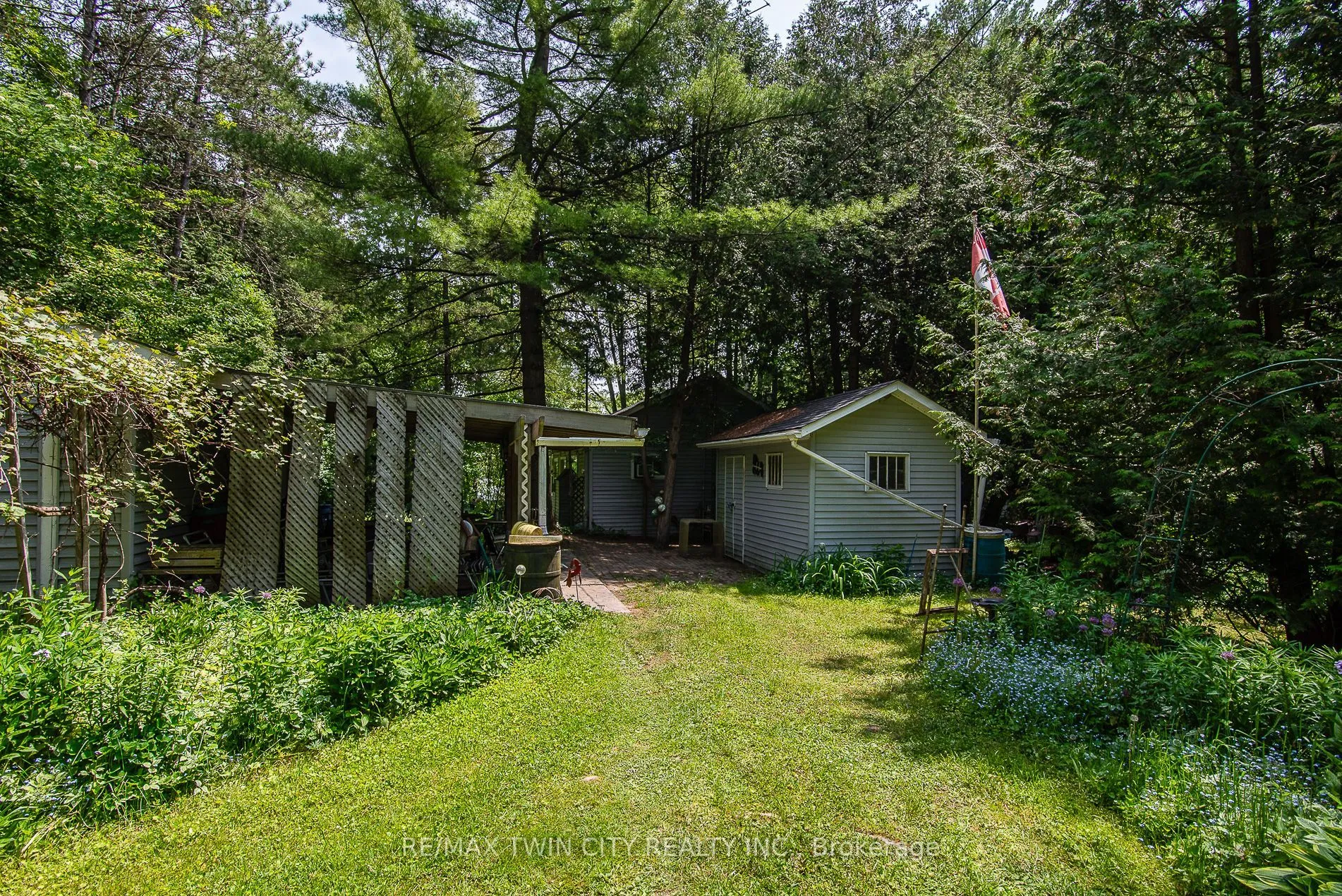 1002 Tenth Street, ON N0B 1J0