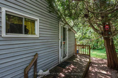 1002 Tenth Street, ON N0B 1J0