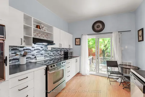 339 Chapel Street, ON K1N 7Z5