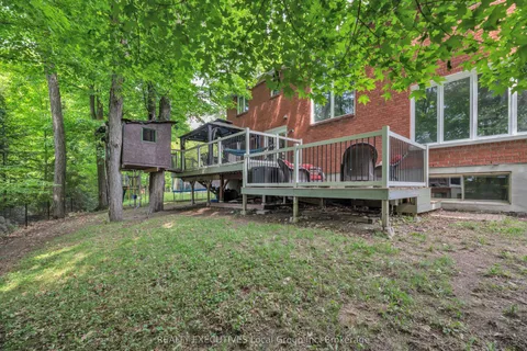 31 ROBINHOOD Court, ON P1C 1L2