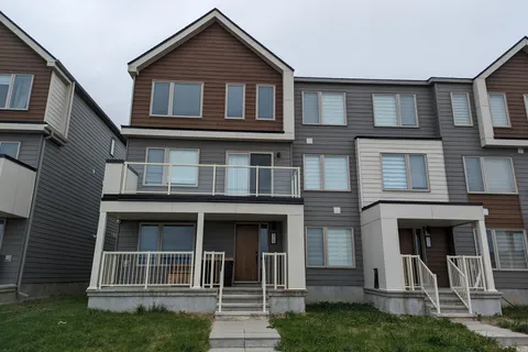 30 Limnos Lane, ON K2S 0V5