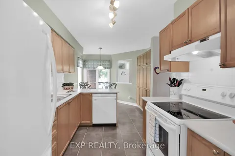 85 Astoria Crescent, ON K2G 6E7