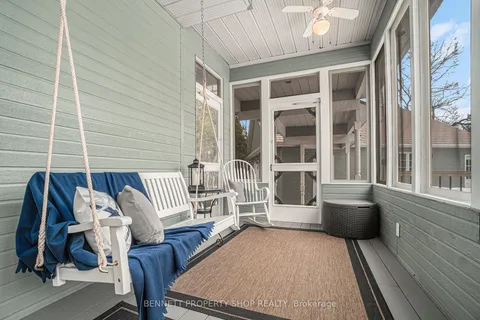22 Ashwood Crescent, ON K2G 2S8