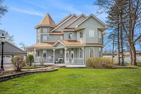 22 Ashwood Crescent, ON K2G 2S8