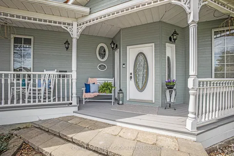 22 Ashwood Crescent, ON K2G 2S8