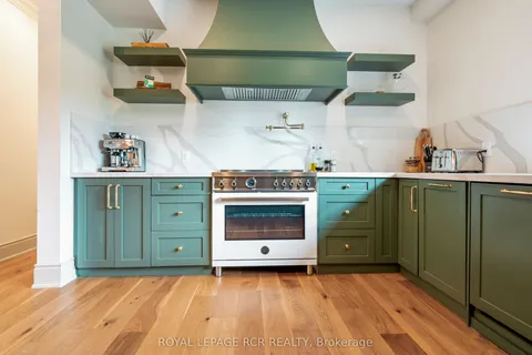 7 John Street, ON L9W 7G4