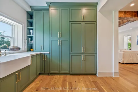 7 John Street, ON L9W 7G4