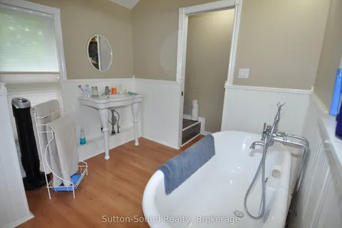 77 Highway 10 Highway, ON N0H 1G0