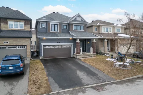 12 Knockaderry Crescent, ON K2C 3H2