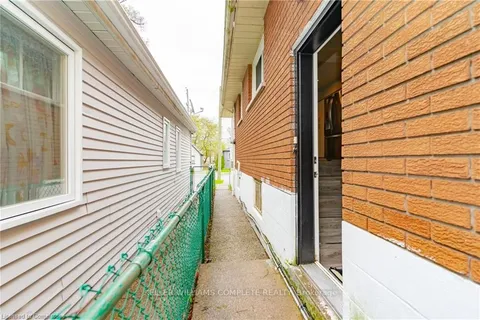 574 Upper Sherman Avenue, ON L8V 3M1