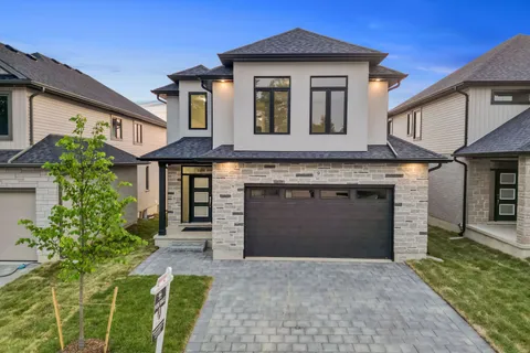 7966 FALLON Drive, ON N0M 1V0