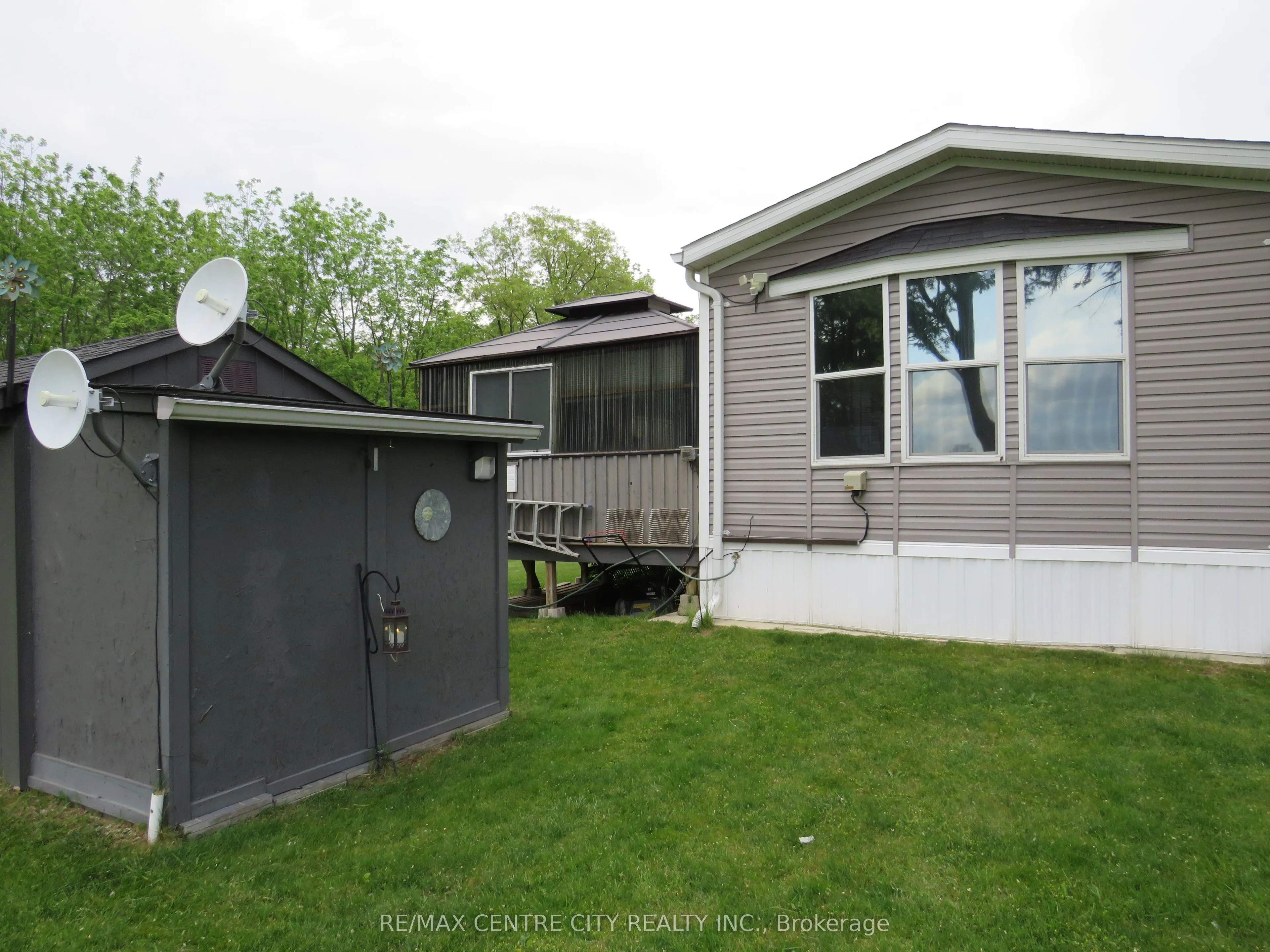 15895 Longwoods Road, ON N0P 1C0