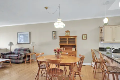 56 Eileen Crescent, ON K2S 1X1