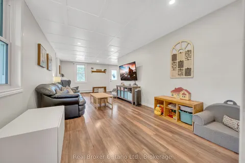 218 Cambridge Street, ON N0G 2N0