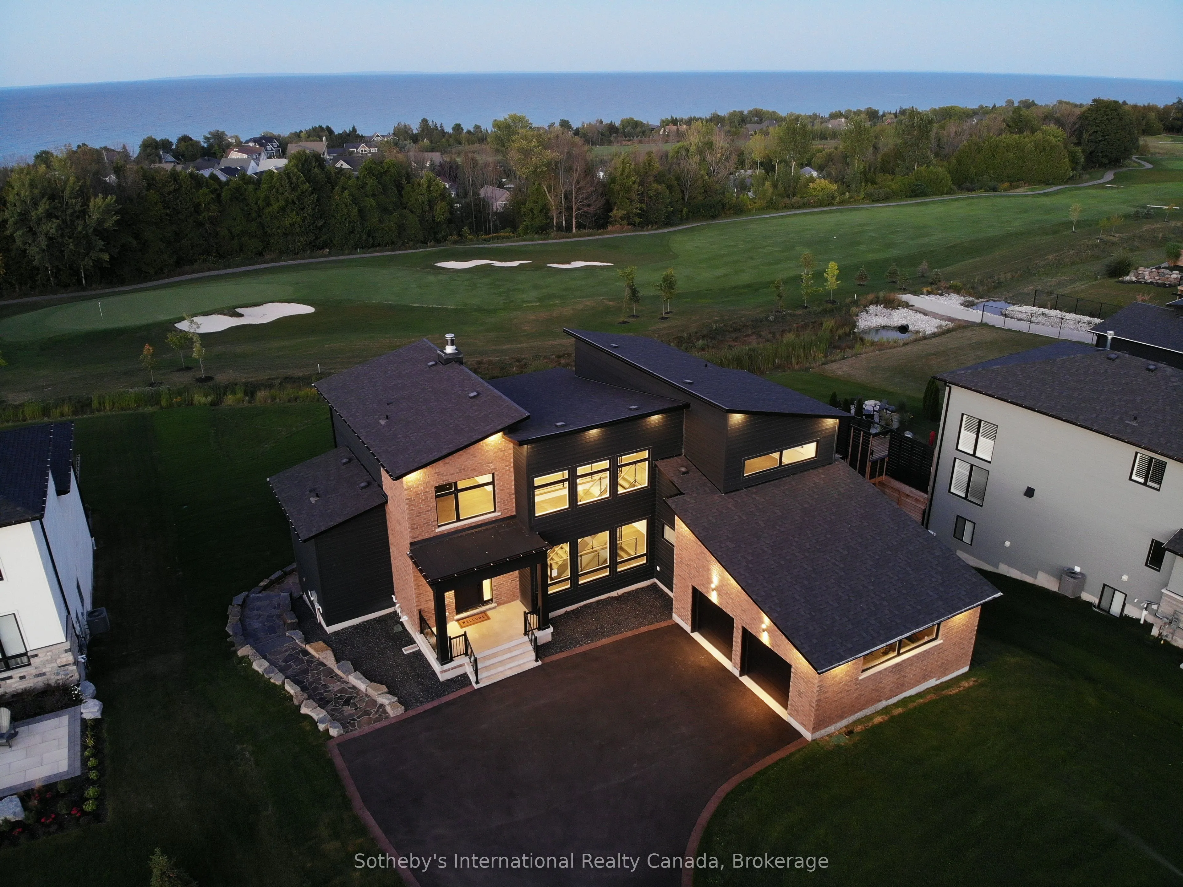 101 Sladden Court, Blue Mountains, ON N0H 2P0