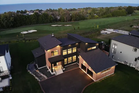 101 Sladden Court, Blue Mountains, ON N0H 2P0