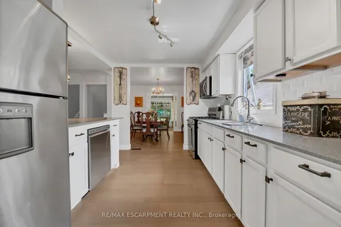 148 Lakeshore Road, ON L2N 2V1