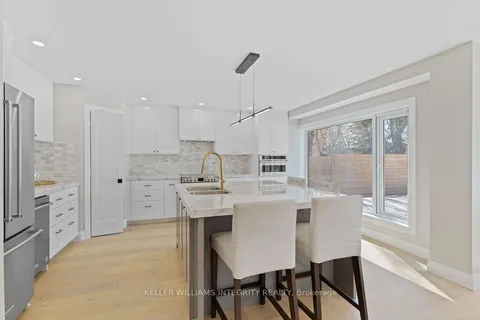 3440 Woodroffe Avenue, ON K2J 3Z8
