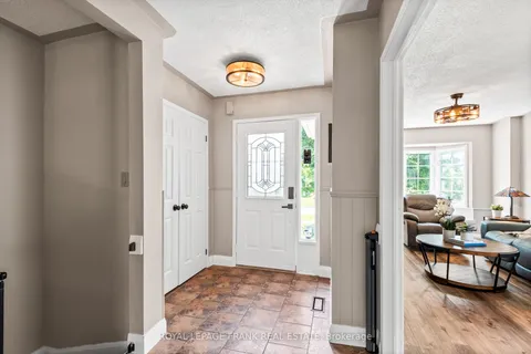 8 Brookside Street, ON L0A 1G0