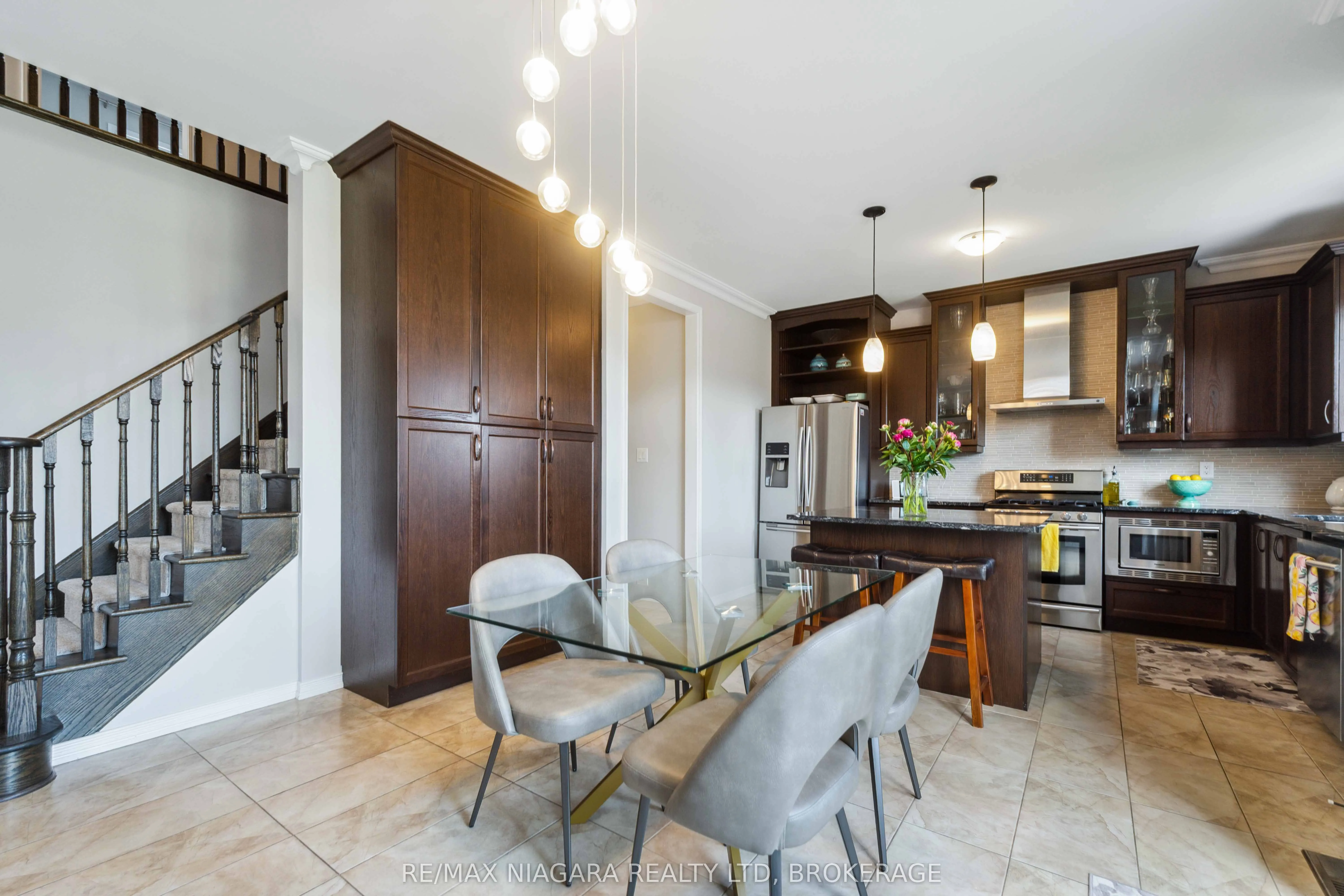 8849 Dogwood Crescent, ON L2H 2Y6