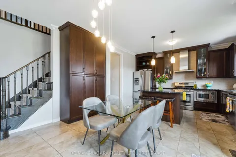 8849 Dogwood Crescent, ON L2H 2Y6