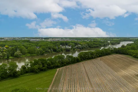 331 Lanark Street, ON N3W 1G3