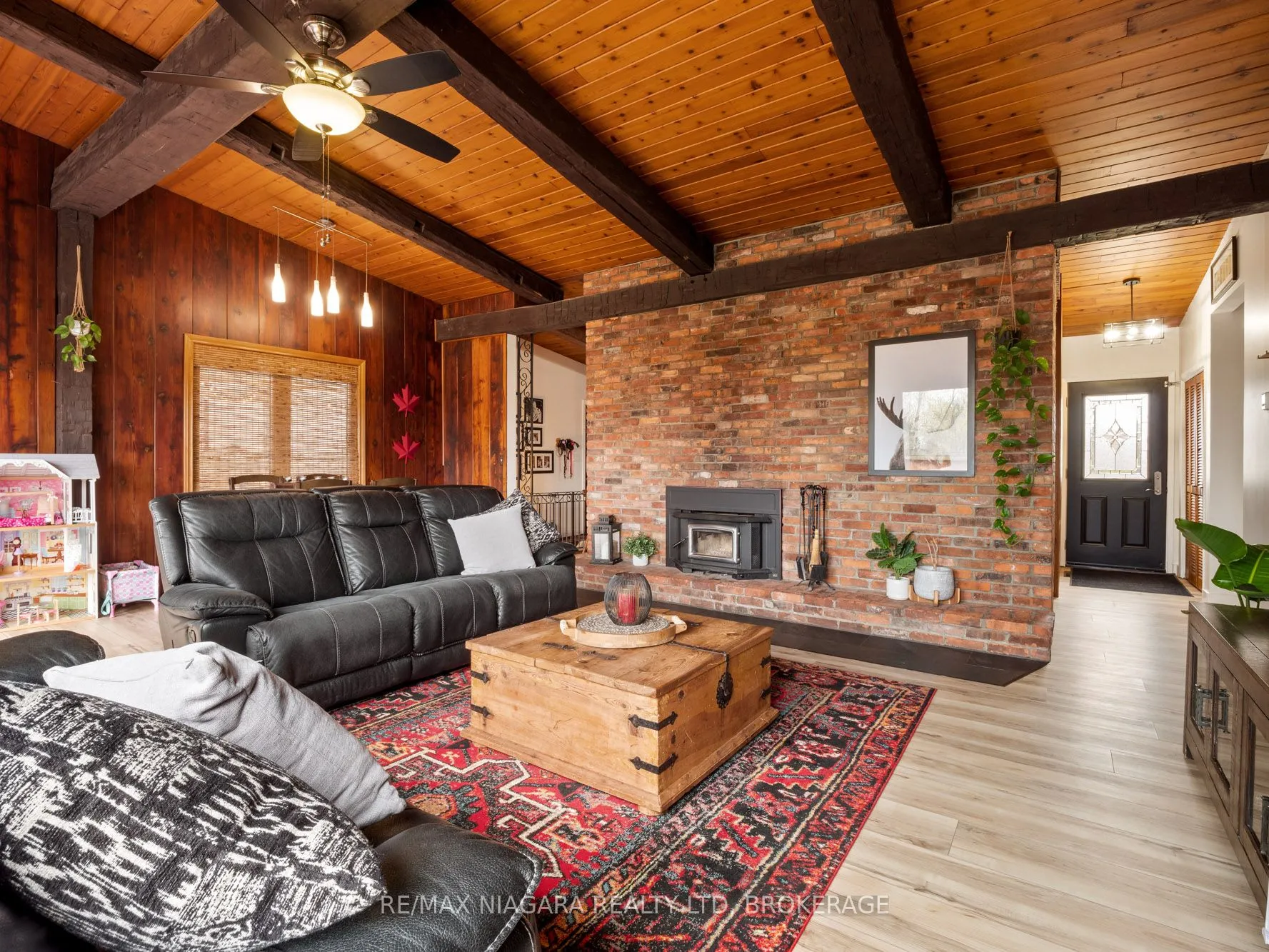 320 Albany Street, ON L2A 1L9