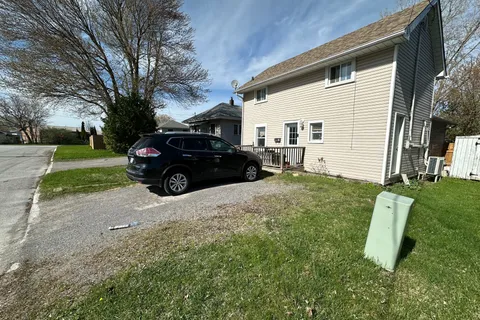 19 Pelham Street, ON K8V 5A8