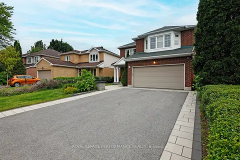 61 Wycliffe Street, ON K2G 5L9