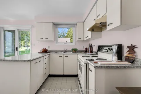 624 Holman Crescent, ON N1M 3M1