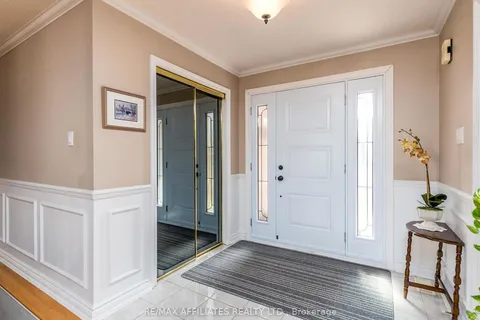 32 MIKA Street, ON K2S 1K8